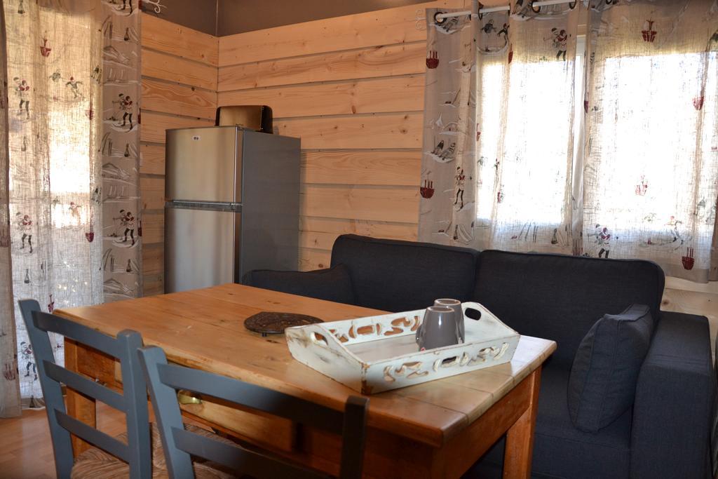 Camping La Mare Aux Fees Hotel Roquefeuil Ngoại thất bức ảnh