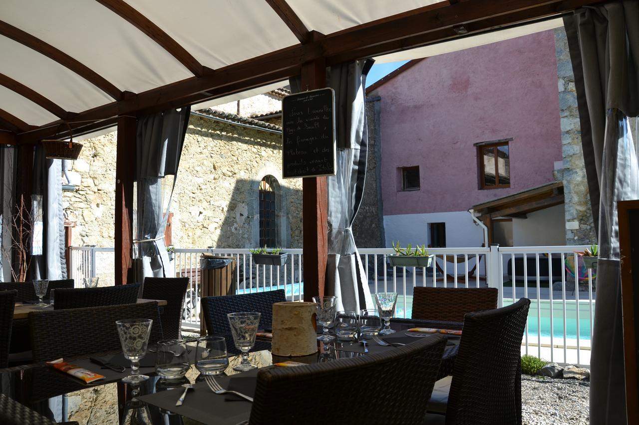 Camping La Mare Aux Fees Hotel Roquefeuil Ngoại thất bức ảnh