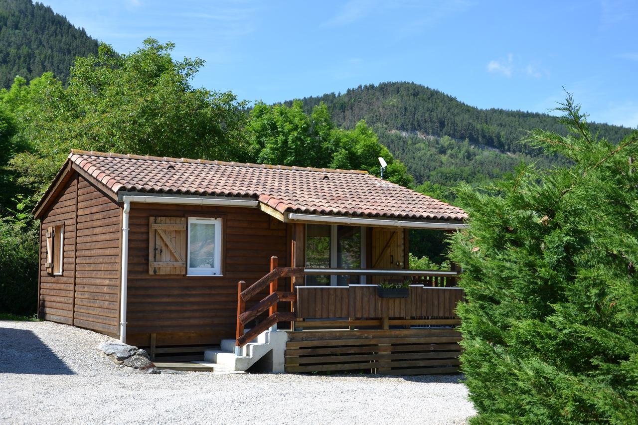 Camping La Mare Aux Fees Hotel Roquefeuil Ngoại thất bức ảnh