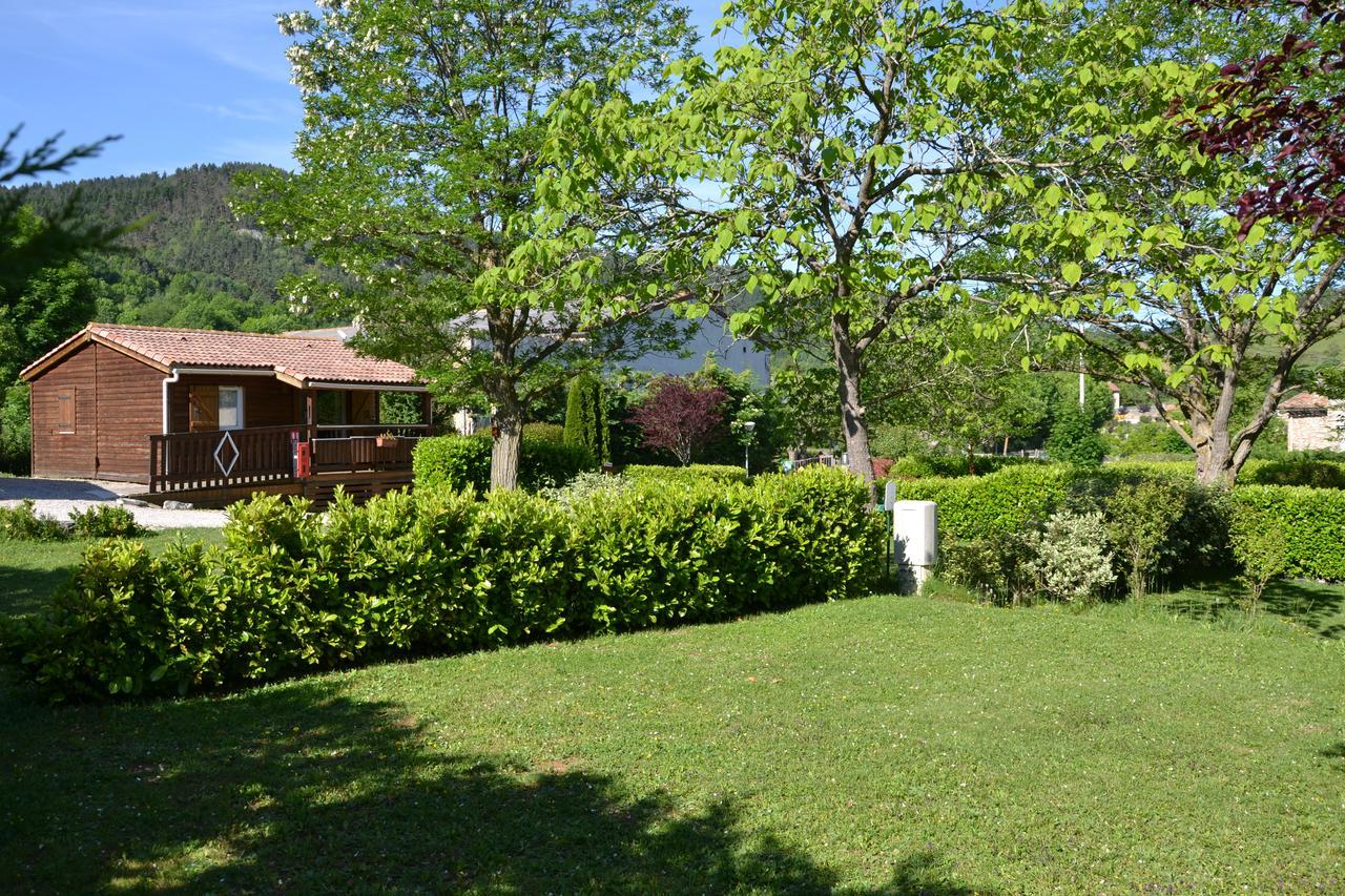 Camping La Mare Aux Fees Hotel Roquefeuil Ngoại thất bức ảnh