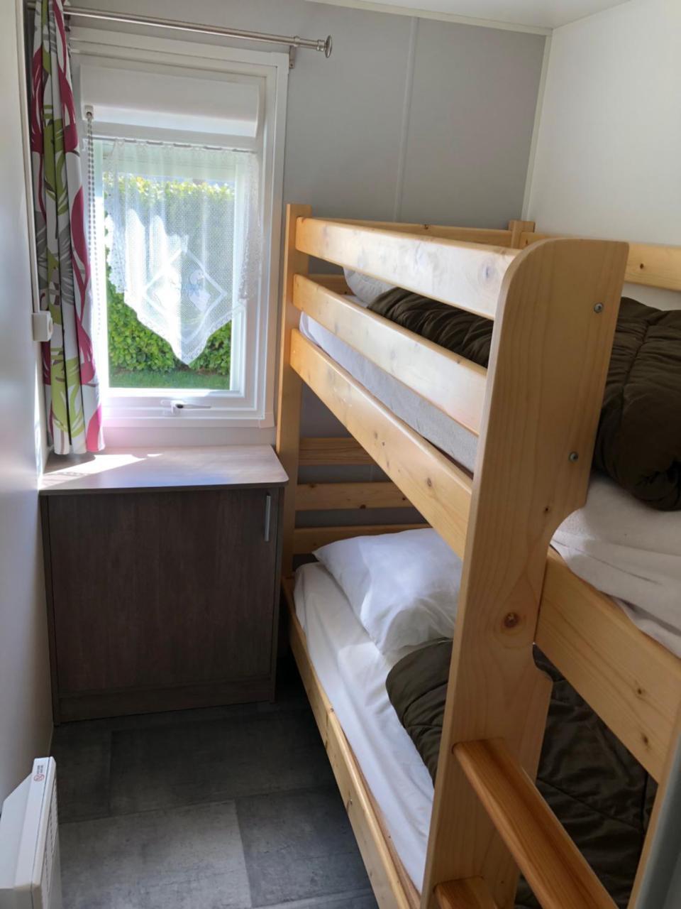 Camping La Mare Aux Fees Hotel Roquefeuil Ngoại thất bức ảnh