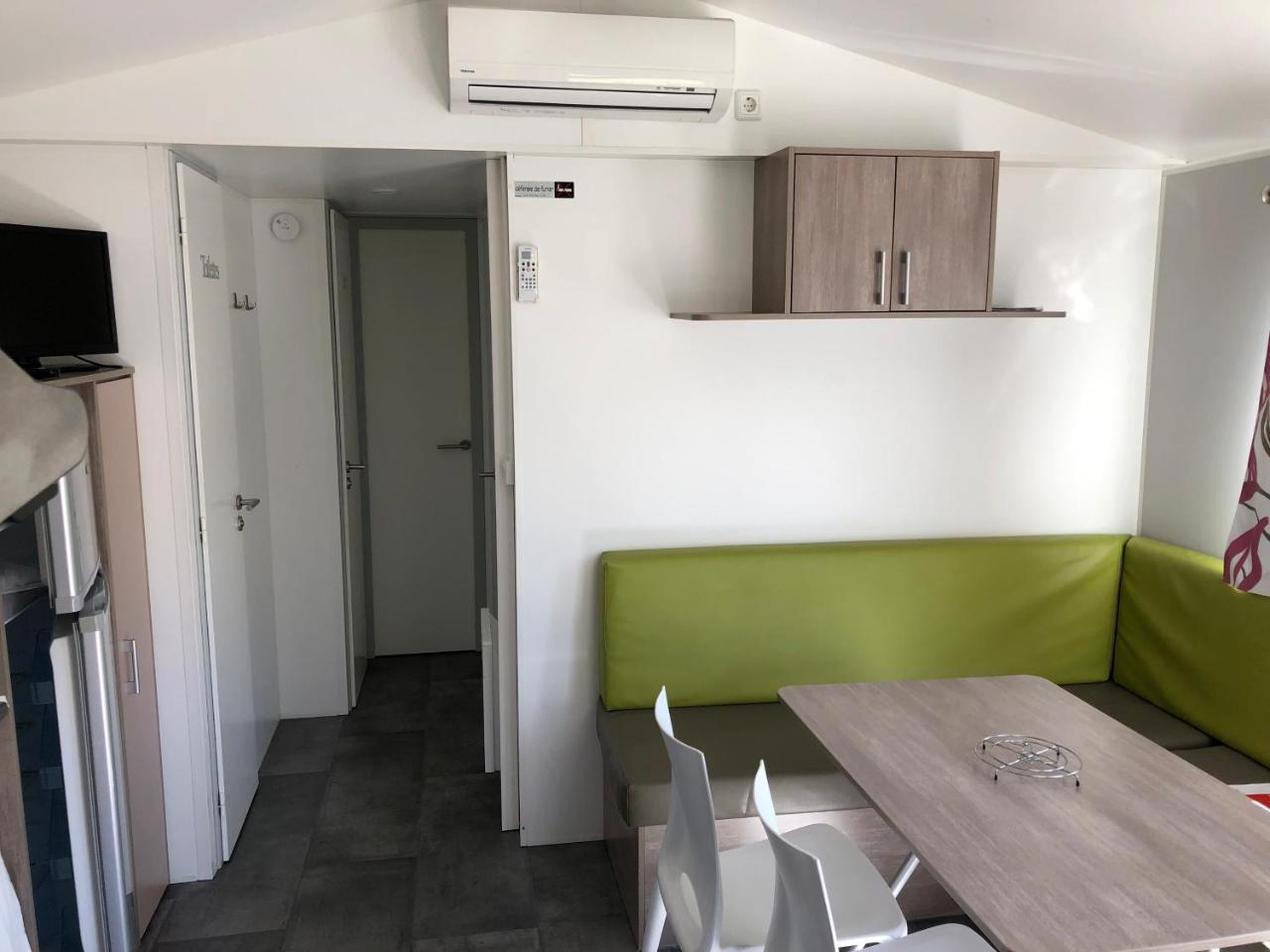 Camping La Mare Aux Fees Hotel Roquefeuil Ngoại thất bức ảnh