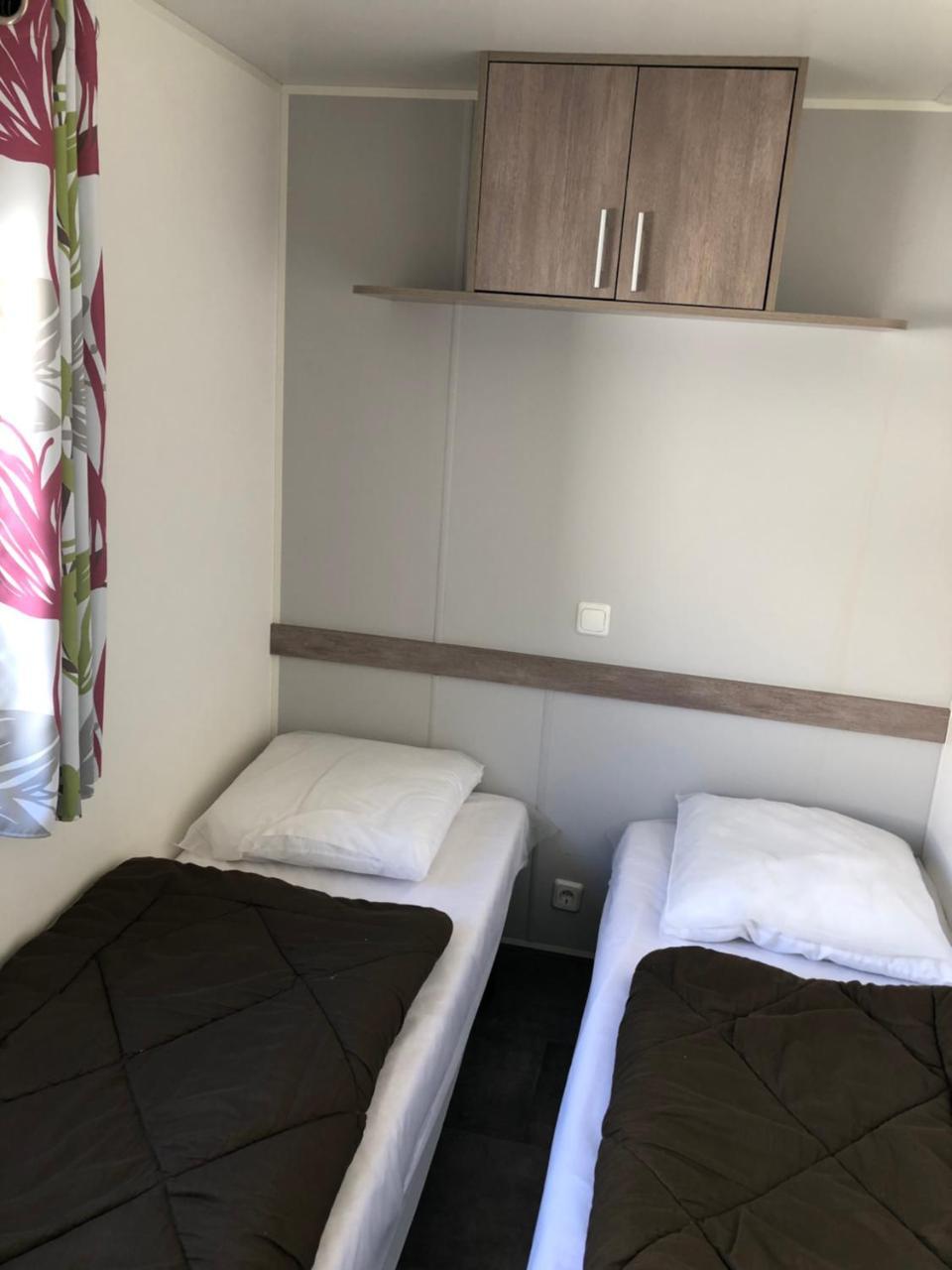 Camping La Mare Aux Fees Hotel Roquefeuil Ngoại thất bức ảnh